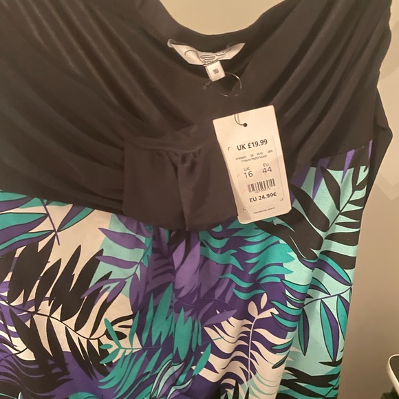 Stunning floral Maxi dress perfect for spring summer - Picture 3 of 3